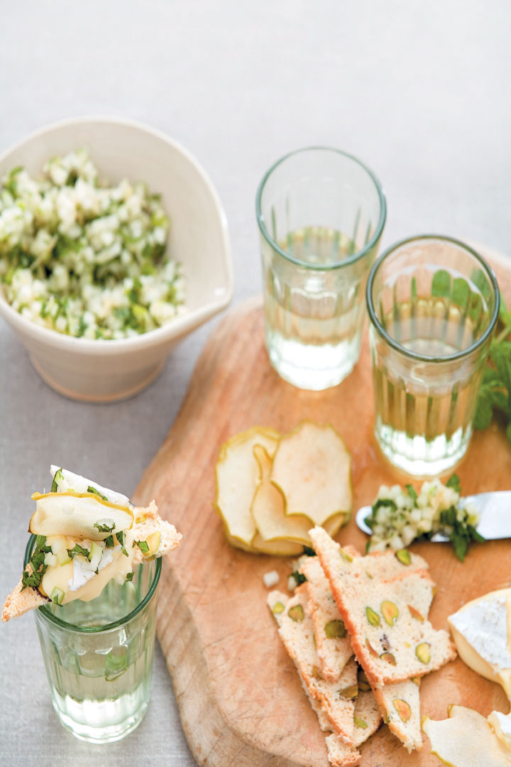 Pistachio melba toast with brie, apple salsa and apple chips recipe