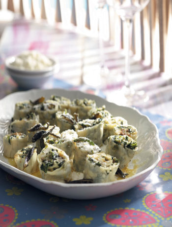 Spinach and ricotta rolled pasta recipe