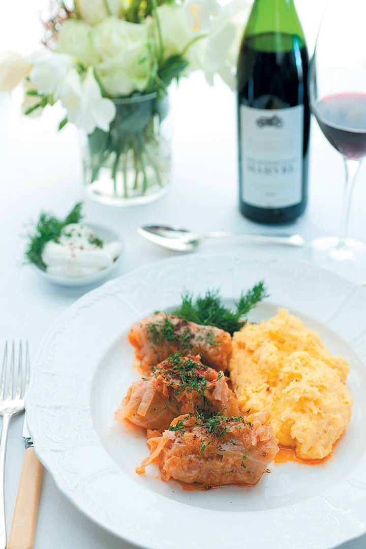 Stuffed cabbage rolls with polenta and sour cream recipe