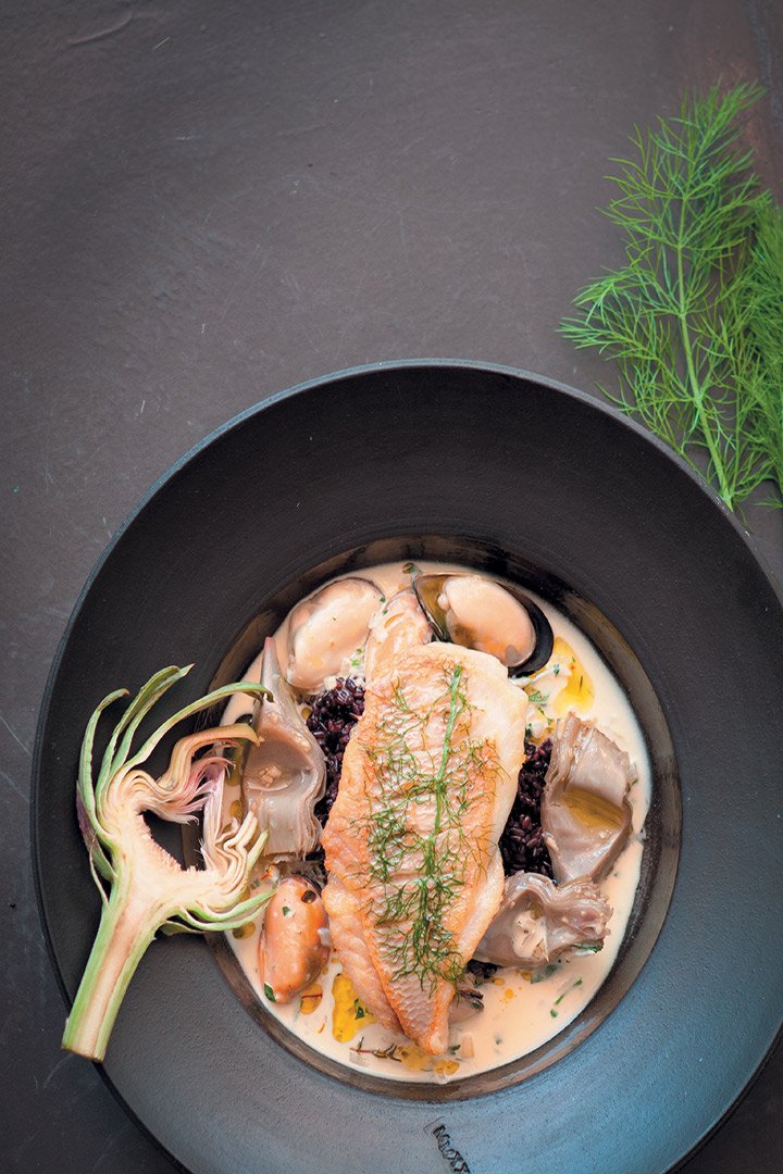 Butter-fried white fish with mussel broth and fresh artichokes recipe