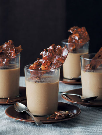 Low-fat coffee panna cotta with coffee praline
