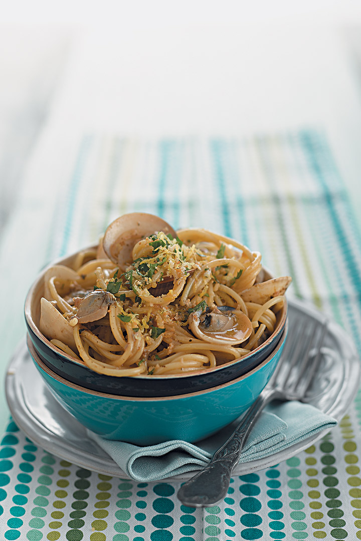 Clam pasta with gremolata topping recipe