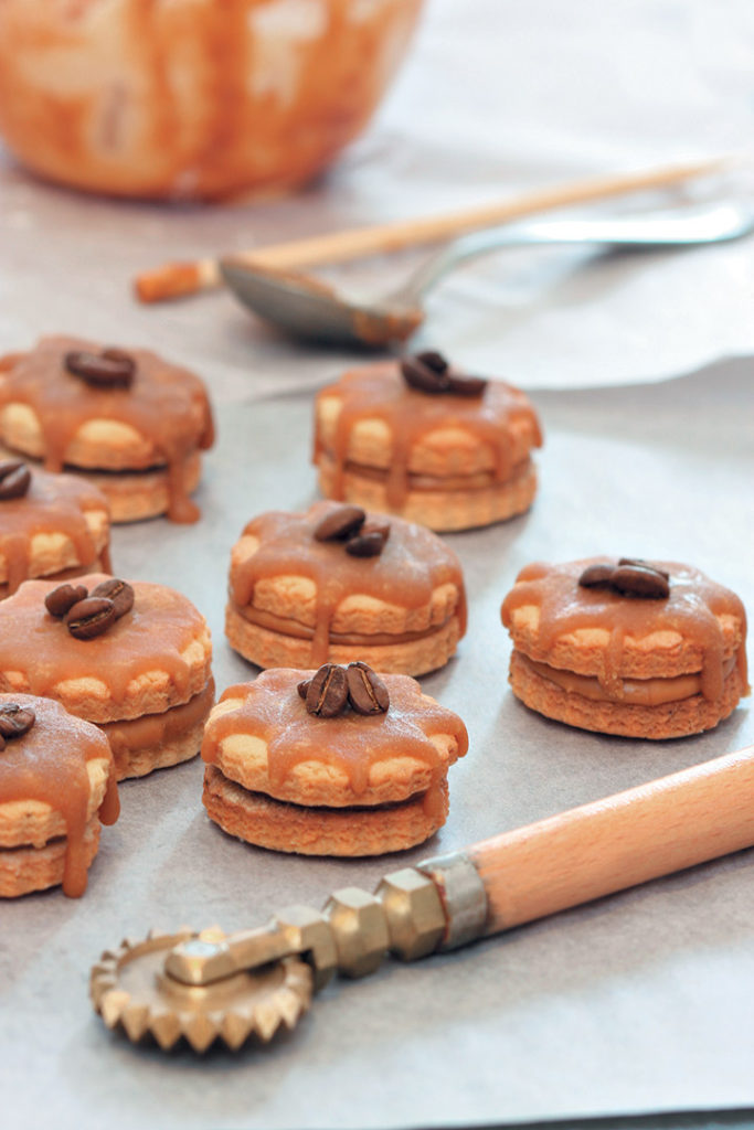 Clove and coffee biscuit sandwiches recipe