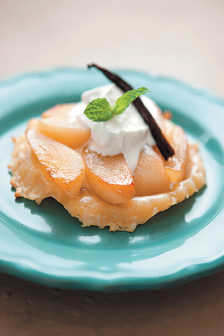 Pear and Amaretto tarte Tatin with vanilla cream recipe
