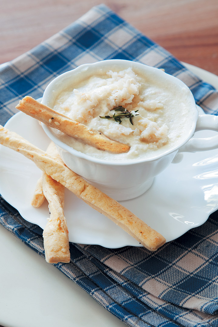 Warm blue cheese and crab dip recipe