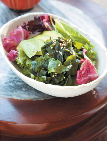 Mixed lettuce, avocado and seaweed salad recipe