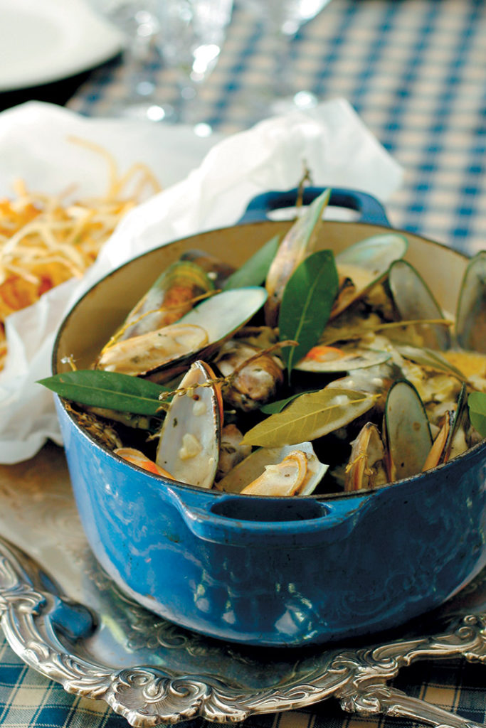 Moules mariniere with pommes pailles recipe