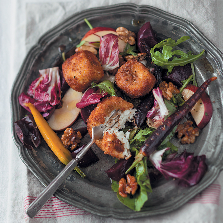 Autumn salad with deep-fried chevin