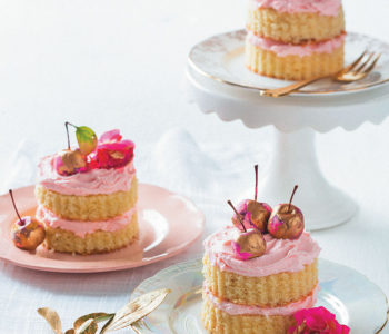 Vanilla and rose mini cakes recipe