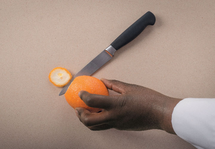 Peel an orange in 3 easy steps