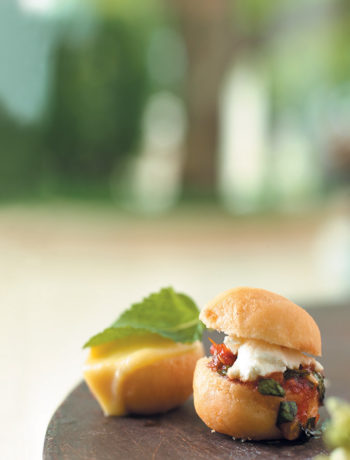 Sliders with lemon curd and goat’s cheese, basil and tomato jam recipe