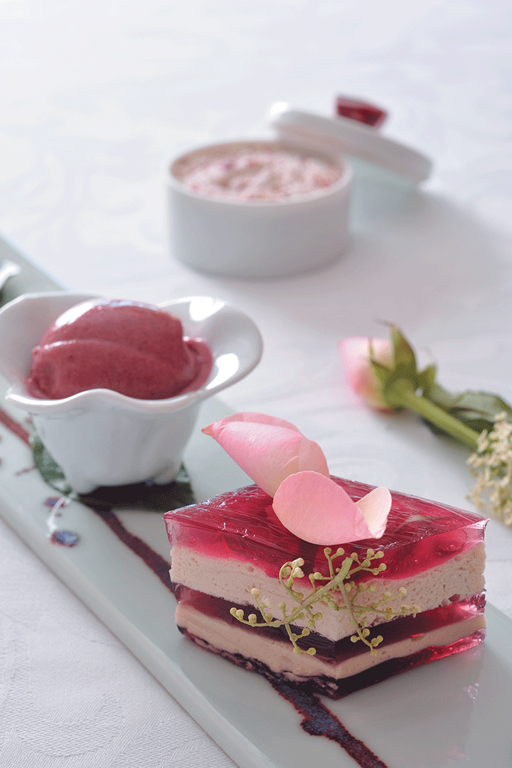 Sparkling wine chiboust with berry jelly recipe