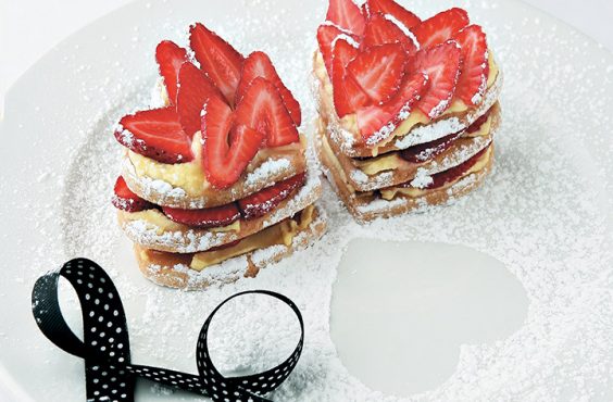 Shortbread hearts with strawberries and vanilla mascarpone recipe