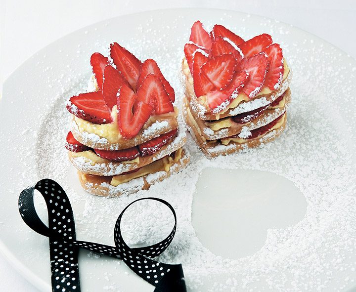 Shortbread hearts with strawberries and vanilla mascarpone recipe