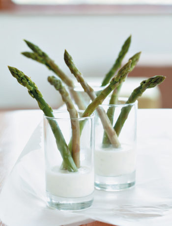 Asparagus with lemon and tarragon sauce recipe