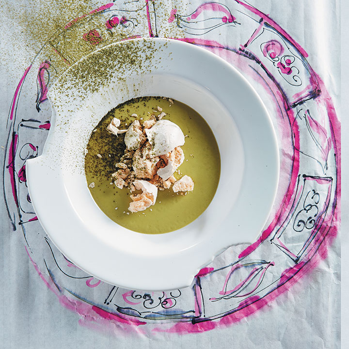 Baby marrow soup with green tea and pavlova
