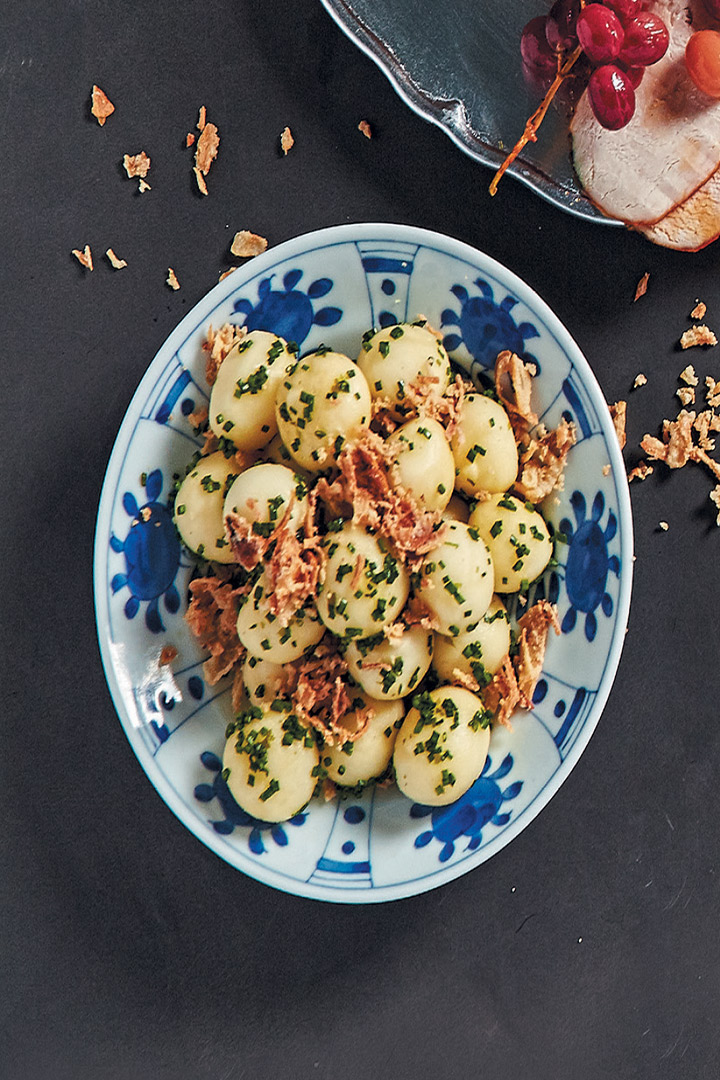 Baby potatoes with crispy onions recipe