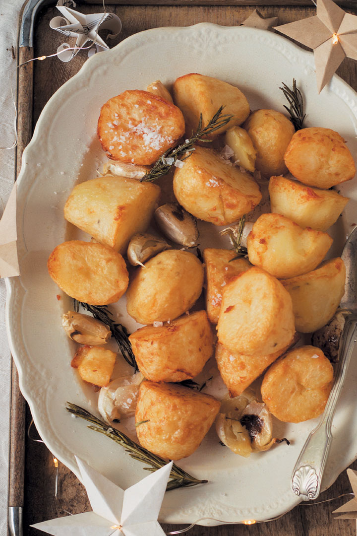 Garlic and rosemary roast potatoes recipe