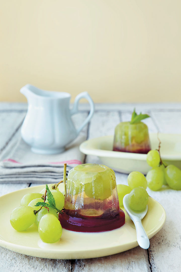 Layered grape jelly with vanilla custard recipe