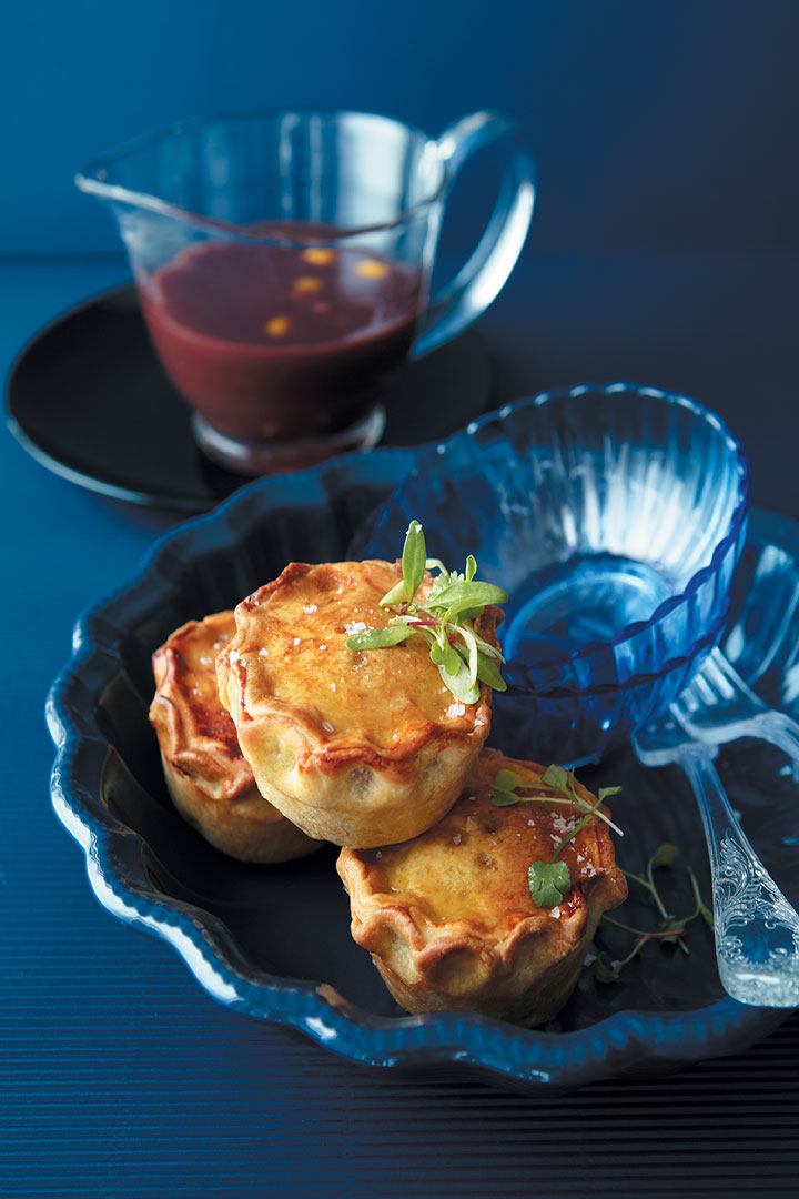 Mini duck and mushroom pies with wine and gooseberry sauce recipe