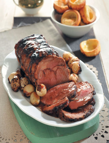 Rolled sirloin with Yorkshire puddings and red wine gravy recipe