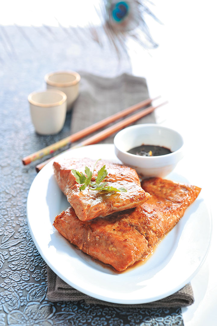 Salmon steaks with a sesame and ginger dressing recipe