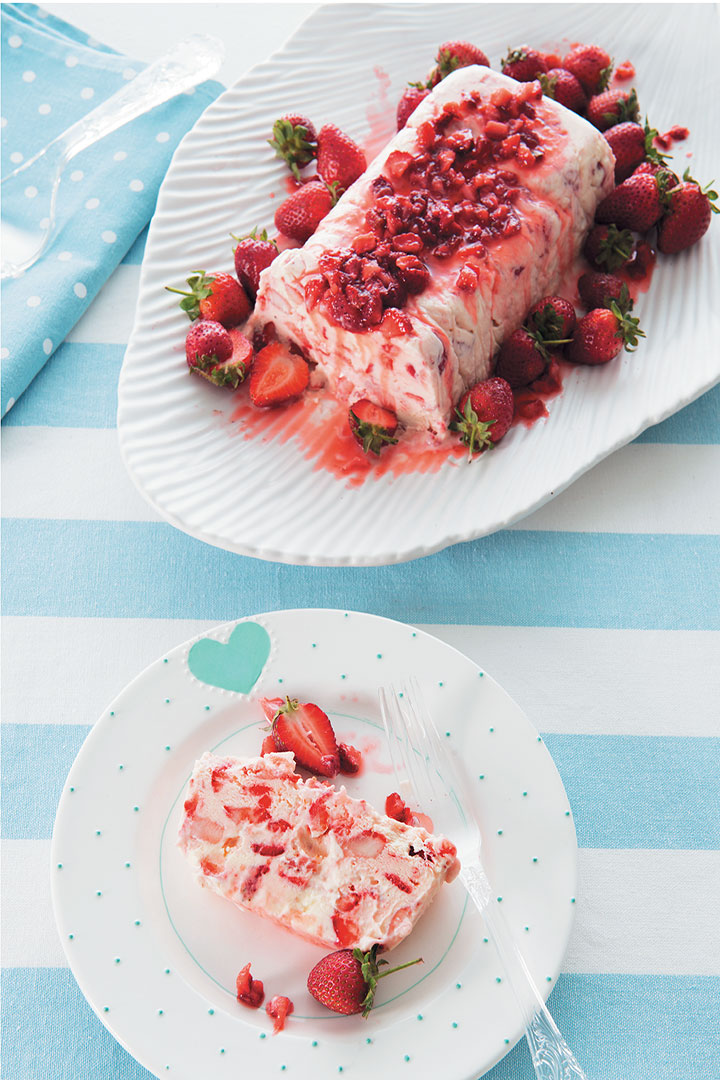 Strawberry and meringue ice-cream cake recipe