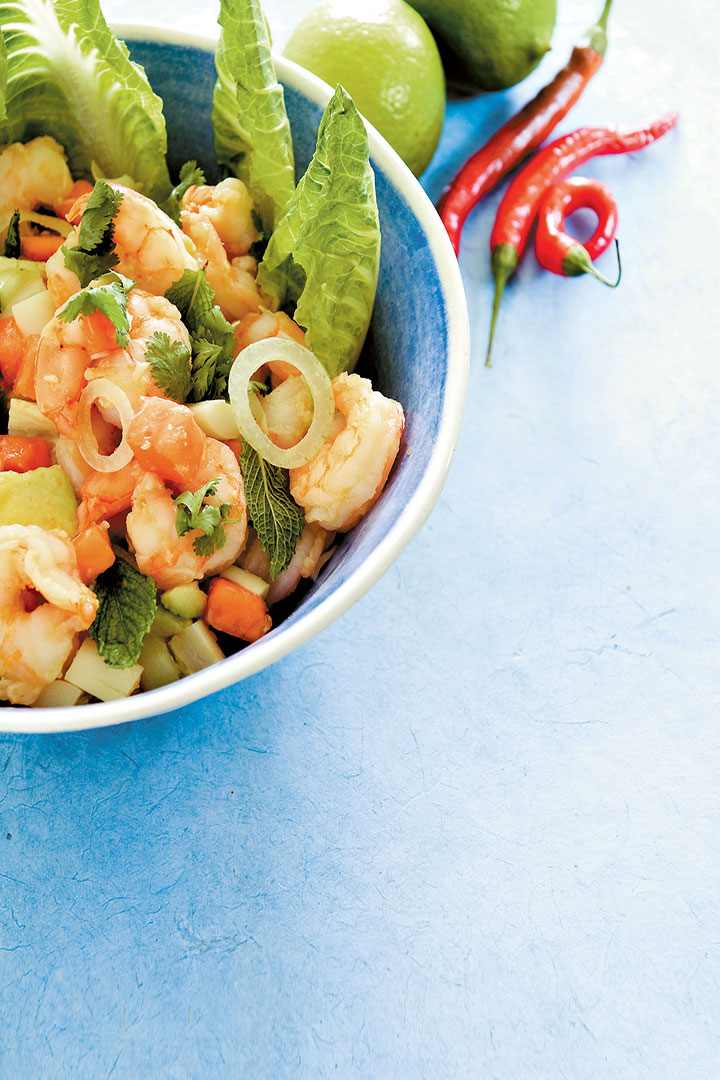 Thai prawn, pawpaw and palm heart salad with a citrus dressing recipe