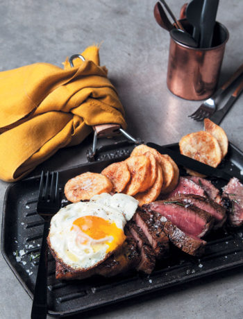 Portuguese steak and egg with round-cut chips