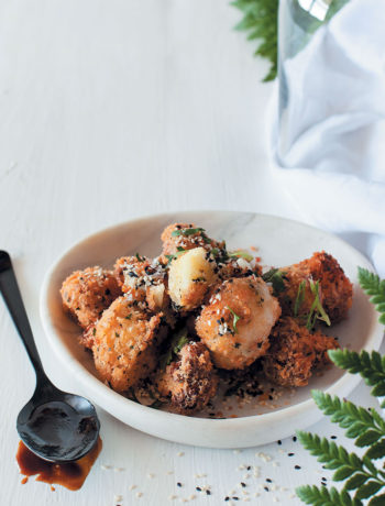 Crunchy fried cauliflower pops with sticky sesame dipping sauce