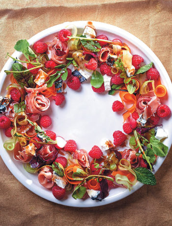 Raspberry salad wreath