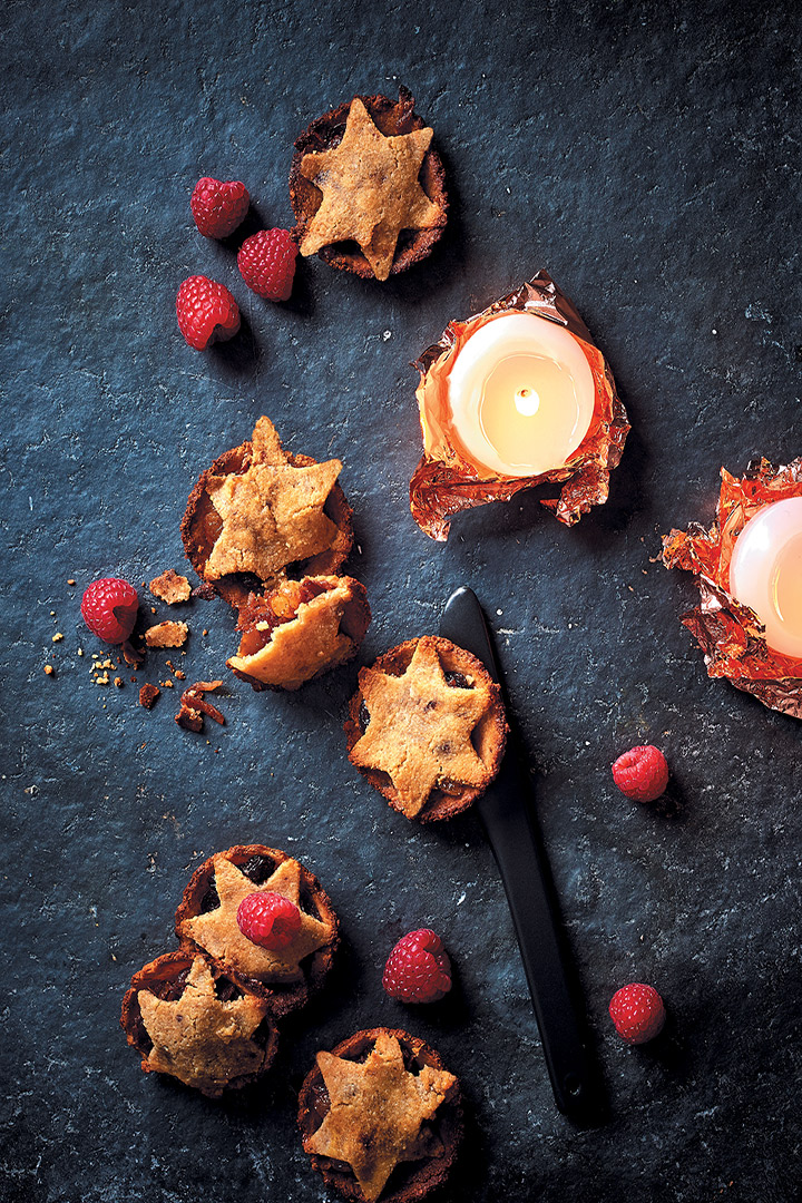 Spiced apple, almond and cranberry mince pies recipe