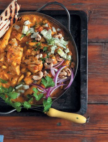 Cashew, coconut and tomato fish curry with fresh fennel salsa and chargrilled naan bread recipe