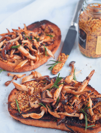 Garlicky wild mushrooms on rye toast recipe