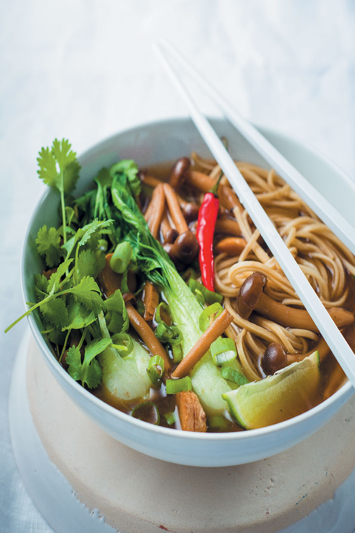 Soothing Asian broth with shimeji mushrooms and noodles recipe