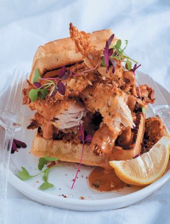 Waffles with almond-crusted chicken and barbecue mayonnaise recipe