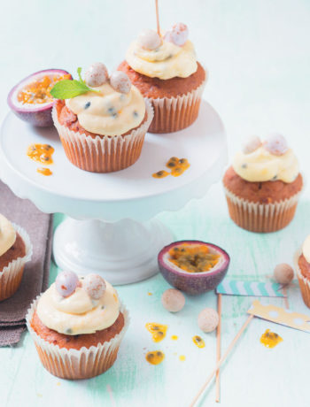 Carrot cupcakes with granadilla, white chocolate and cream cheese icing recipe