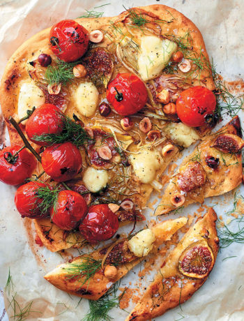 Brioche pizza with fennel bulb, bocconcini, figs and hazelnuts