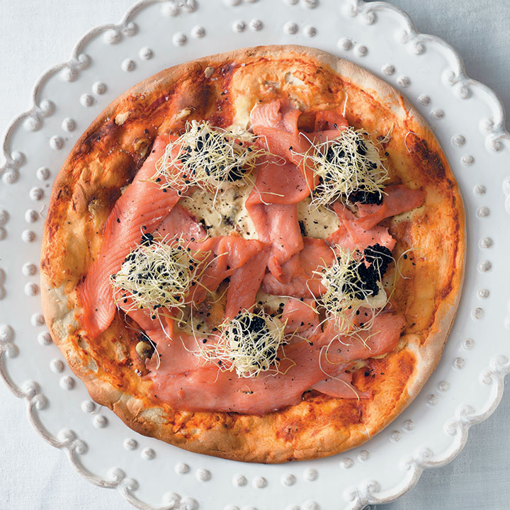 Pizza with smoked salmon, caviar and crème fraîche