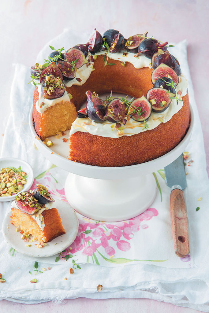 Polenta cake with crème fraîche, figs and honey