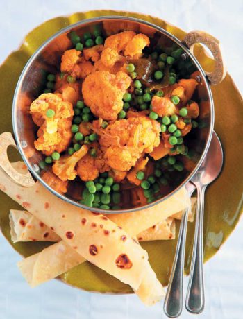 Cauliflower and potato curry with peas