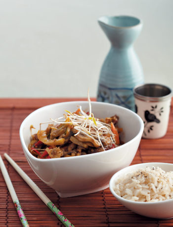 Sweet and sour stir-fried chicken