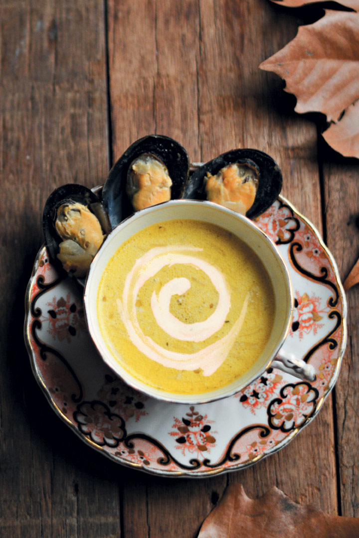 Mussel and saffron soup