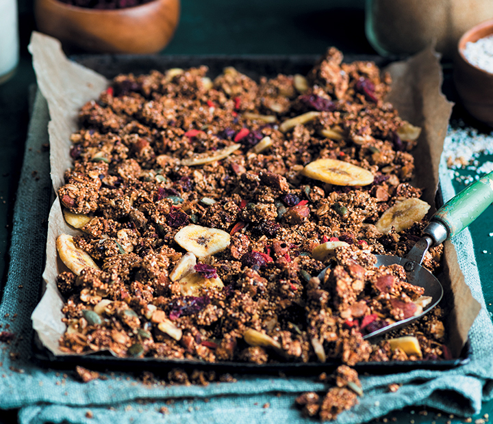 Amaranth and nut butter granola