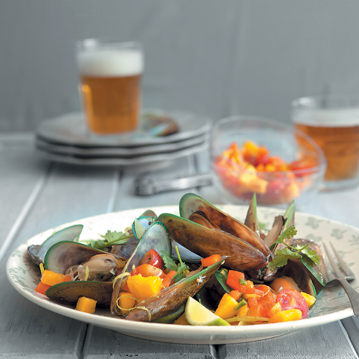 Beer-steamed mussels with mango salsa
