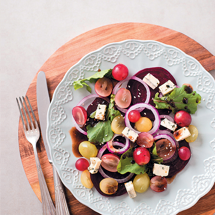 Grape, onion, beetroot and blue cheese salad