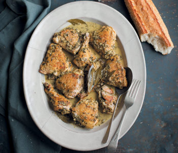 Slow-cooker chicken with white wine and herbs