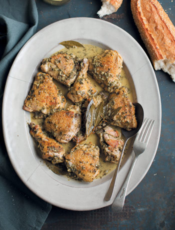 Slow-cooker chicken with white wine and herbs