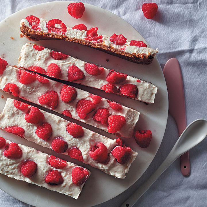 Raspberry fridge cheesecake bars