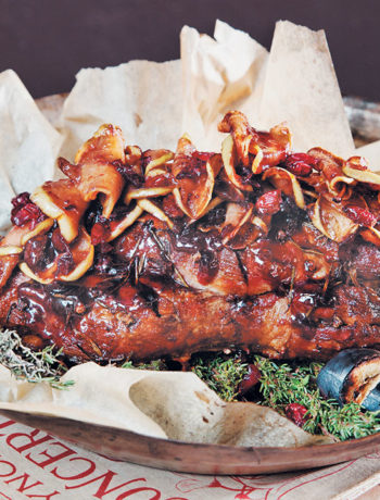 Pork roast with cranberry caramelised green apples and sage